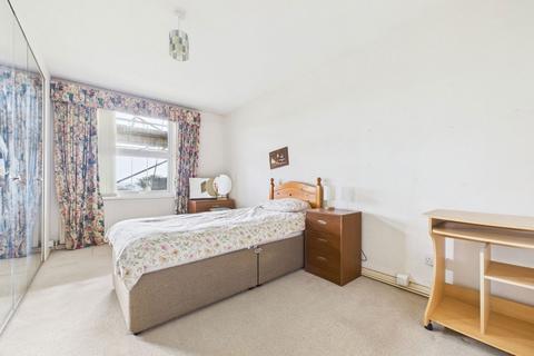 2 bedroom ground floor flat for sale, Milford Court, Brighton Road, Lancing, BN15 8RW