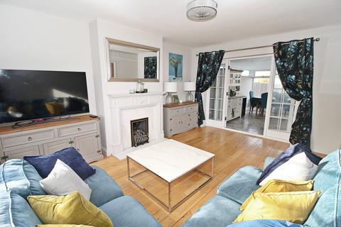 undefined, Manor Close, Westoning