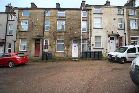 3 bedroom terraced house to rent, Cardigan Street, Queensbury, Bradford