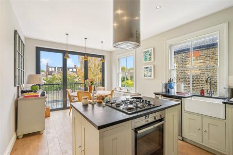 3 bedroom apartment for sale, Queensmill Road, Fulham, London, SW6