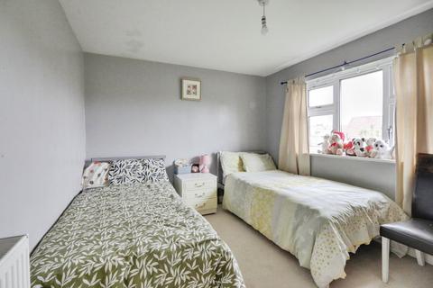 3 Bramham Grove, York, YO26 5BH