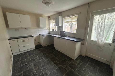 3 bedroom semi-detached house to rent, Wingfoot Avenue, Wolverhampton WV10