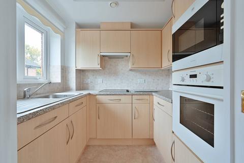 1 bedroom flat for sale, Nanterre Court, Watford, WD17