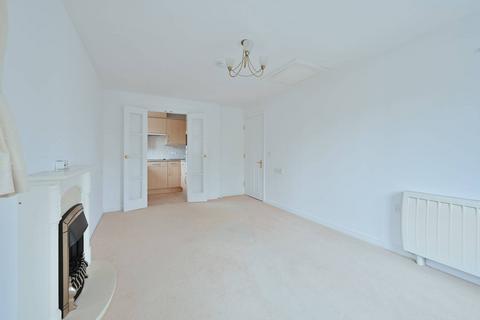 1 bedroom flat for sale, Nanterre Court, Watford, WD17