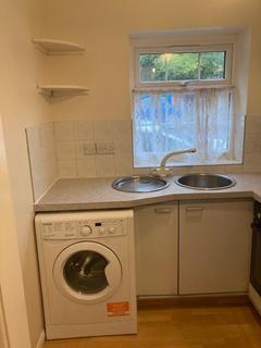 1 bedroom flat to rent, Ash Court, Alders View Drive, East Grinstead