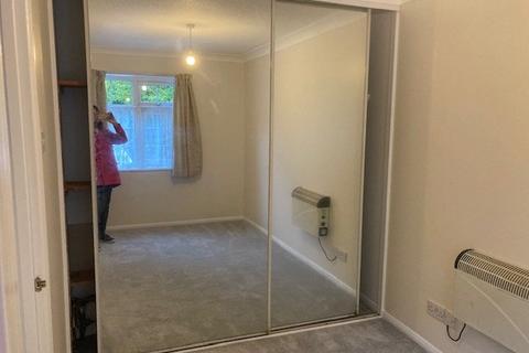 1 bedroom flat to rent, Ash Court, Alders View Drive, East Grinstead
