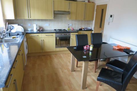 4 bedroom flat to rent, Cowley Road