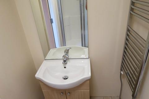 4 bedroom flat to rent, Cowley Road