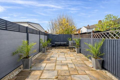 3 bedroom terraced house for sale, Camp View Road, Hertfordshire AL1