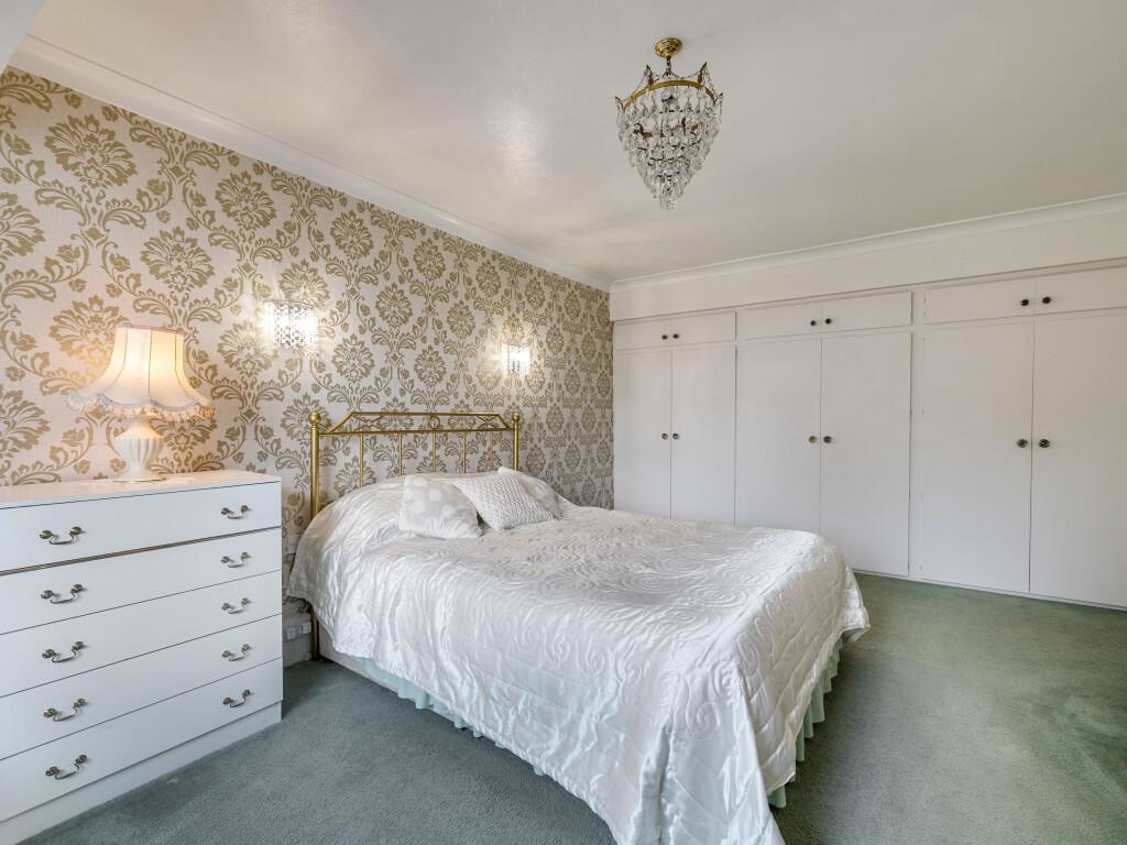 1369972-16-68fb69...