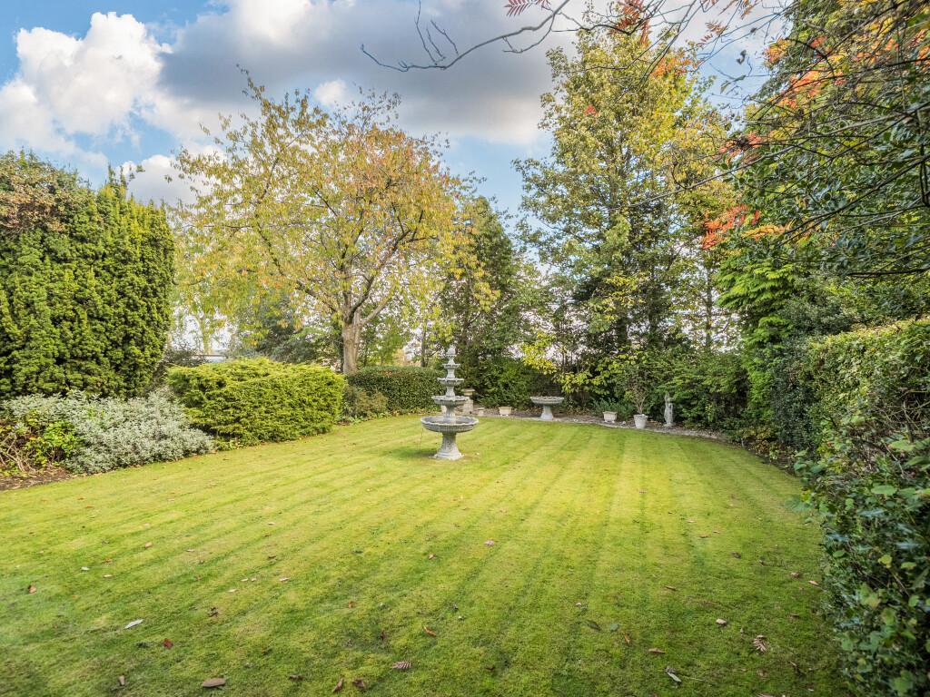 1369972-41-68fb6d...