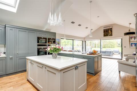 4 bedroom detached bungalow for sale, Kimbolton Road, Bolnhurst, Bedford