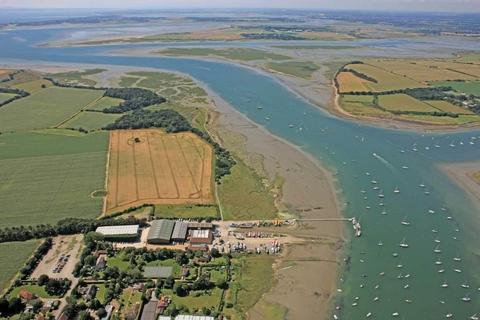 Warehouse to rent, Itchenor Chichester PO20 7AY