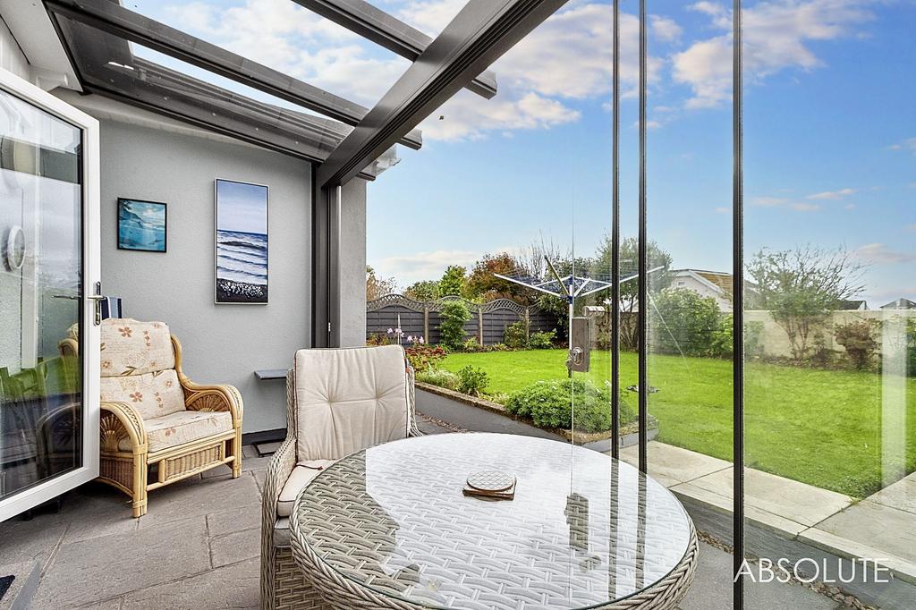 Sun room to garden