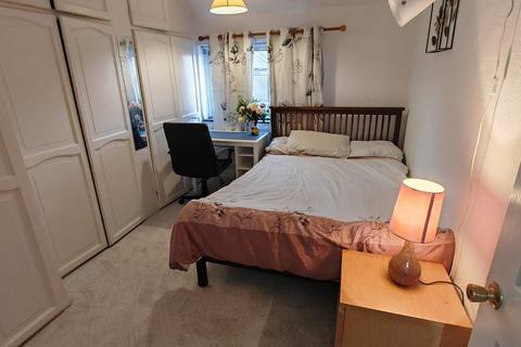 1 bedroom in a house share to rent, Fir Tree Avenue, West Drayton UB7