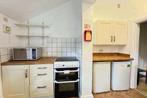 6 bedroom end of terrace house to rent, Latchmere Road, Manchester, Greater Manchester, M14