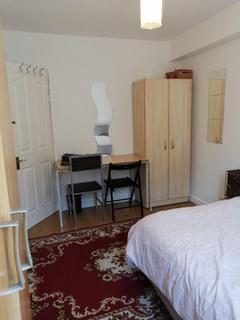 1 bedroom in a house share to rent, Solander Gardens, London