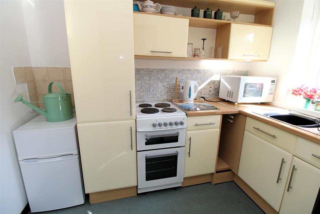 Kitchen1.JPG