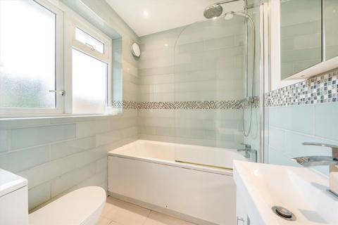 3 bedroom flat for sale, Solon New Road Estate, London SW4