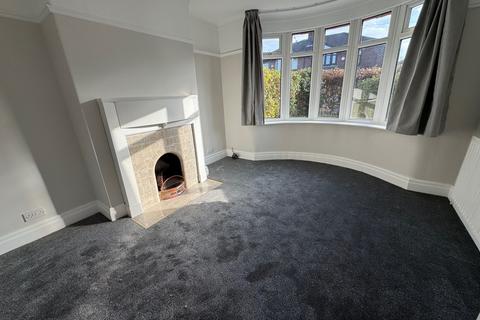 3 bedroom semi-detached house to rent, Balmoral Drive, Timperley WA14