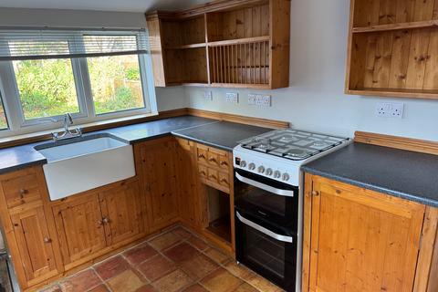 3 bedroom semi-detached house to rent, Balmoral Drive, Timperley WA14