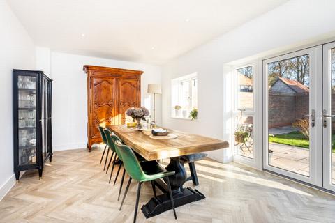 5 bedroom detached house for sale, Green Drive, Etchinghill, CT18