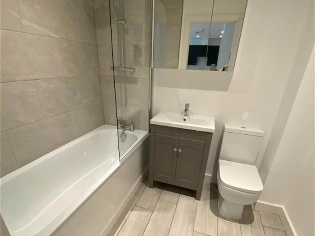 135320187 Bathroom 6