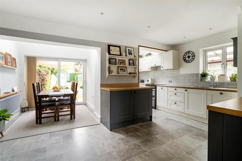 4 bedroom semi-detached house for sale, Heathcote Road, Whitnash, Leamington Spa