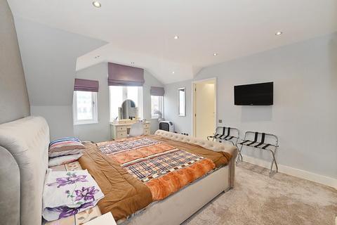 3 bedroom flat for sale, Alexandra Court, Moscow Road, London W2