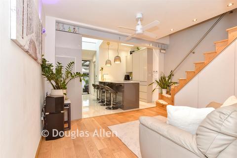 undefined, Elm Park Avenue, Hornchurch, Essex