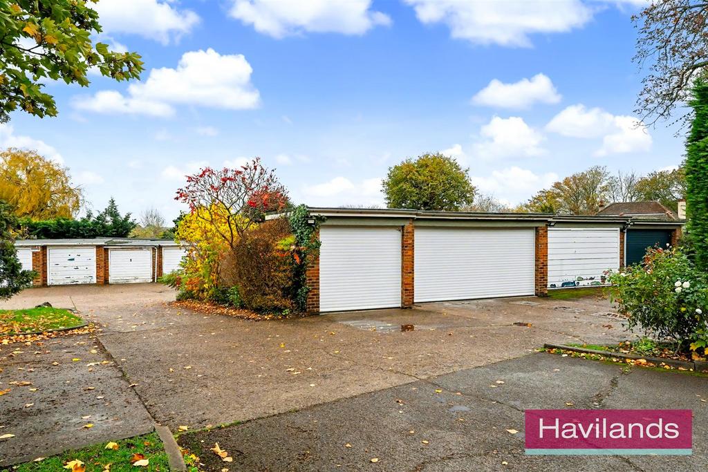 Flat 6, Chesterfield Lodge N21 1 LW-14.jpg