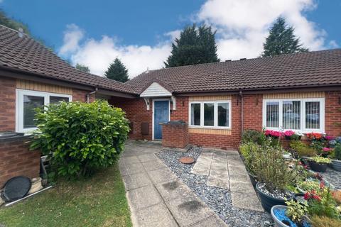 2 bedroom bungalow for sale, 10 Shaftsbury Close, Bilston, WV14 7QZ
