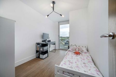 2 bedroom flat for sale, Millharbour, London E14