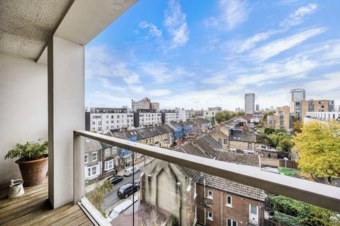 Millharbour, London E14