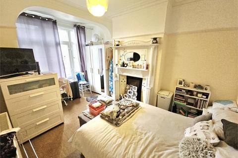 undefined, Pall Mall, Leigh on sea, Leigh on sea,