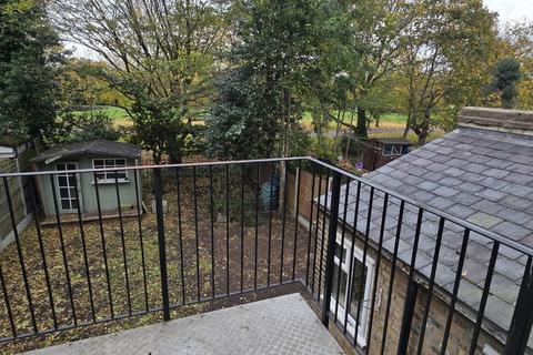 3 bedroom flat to rent, Valentines Road, Ilford, Essex, IG1