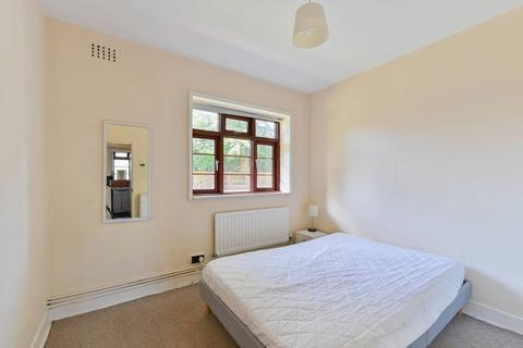 3 bedroom flat to rent, Poynders Gardens, Clapham Park, London, SW4