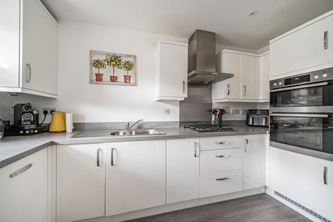 undefined, Oak Avenue, Berkshire RG40