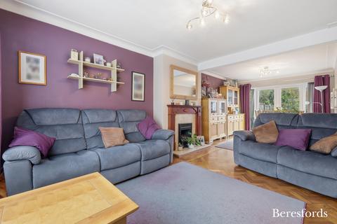 4 bedroom semi-detached house for sale, Chelmer Drive, Hutton, CM13