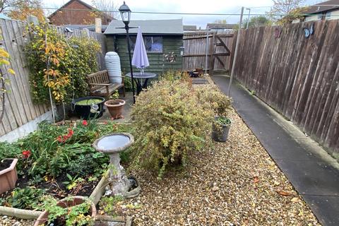 2 bedroom terraced house for sale, Wedgewood Crescent, Ketley, Telford, Shropshire, TF1