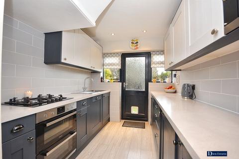 4 bedroom semi-detached house for sale, Orchard Avenue, Rainham, RM13