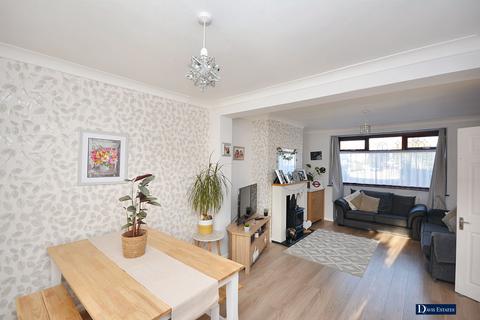 4 bedroom semi-detached house for sale, Orchard Avenue, Rainham, RM13
