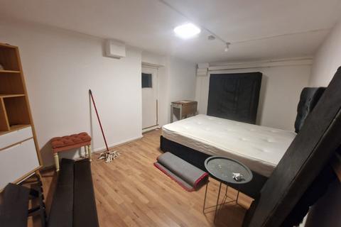 2 bedroom flat for sale, High Street, Herne Bay, Kent, CT6