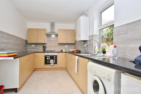 4 bedroom terraced house to rent, Leicester LE2