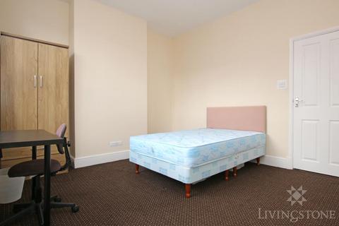 4 bedroom terraced house to rent, Montague Road, Leicester LE2