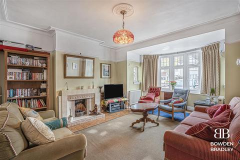 4 bedroom semi-detached house for sale, Longwood Gardens, Clayhall