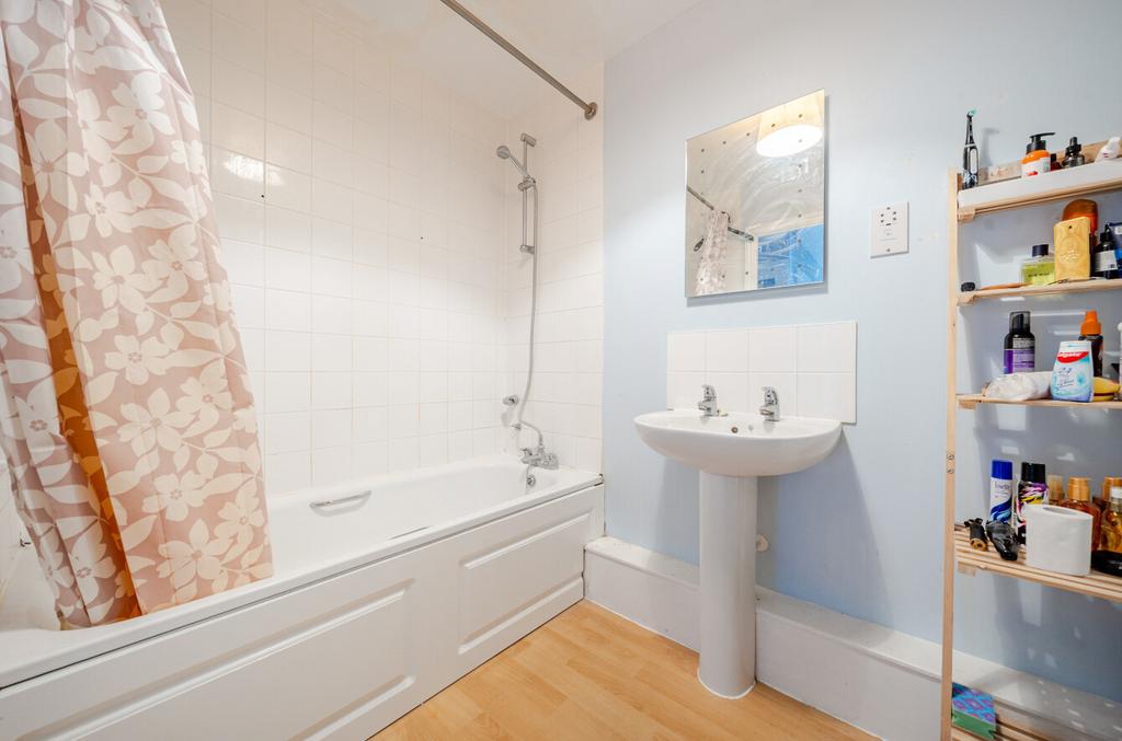 1373071-18-68ff7d...