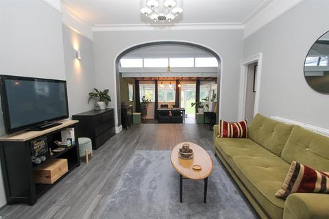 Flat 1, 30 Park Hill, Carshalton, SM5 3RU