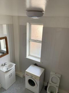 undefined, Isleworth, Middlesex TW7