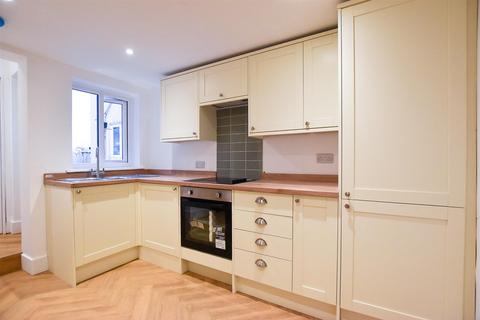 2 bedroom terraced house for sale, Church Street, Burham